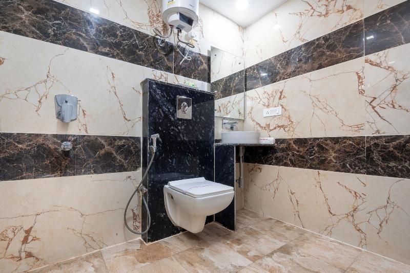 Hotel Royal Inn Igi image