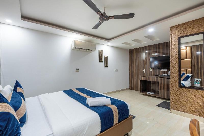 Hotel Royal Inn Igi image