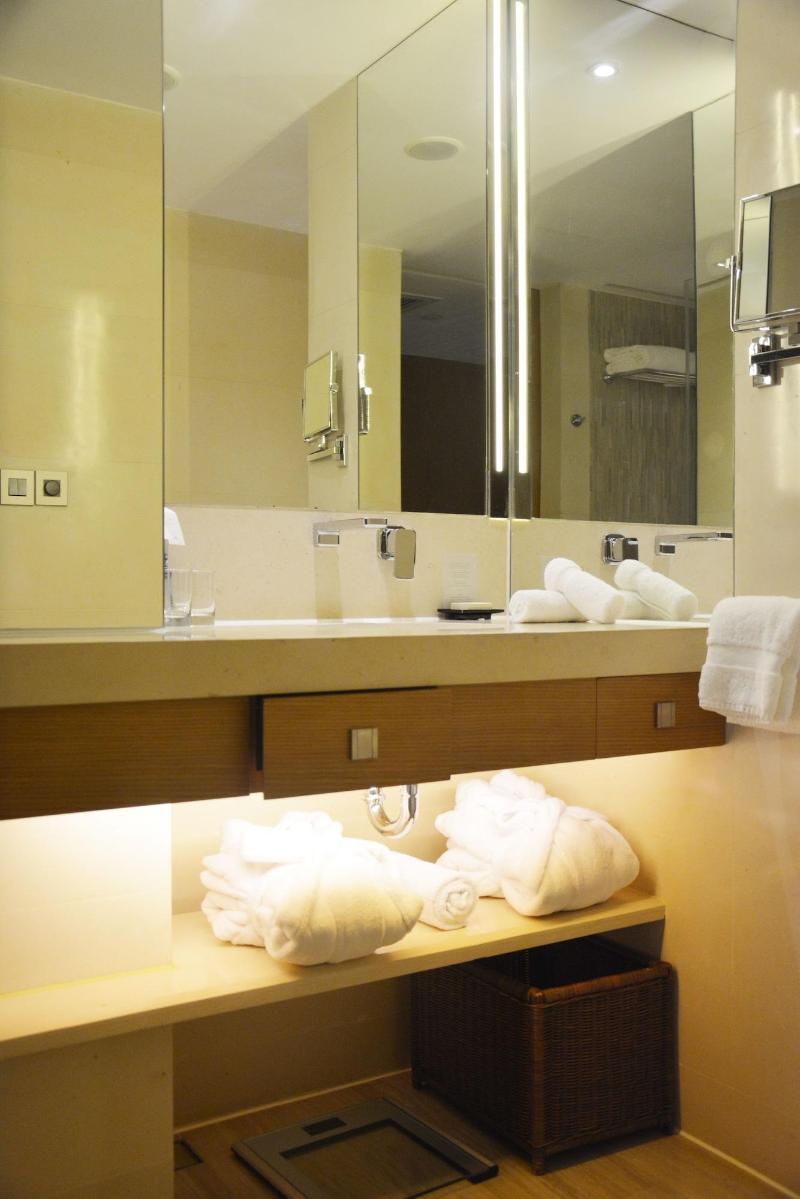 Hyatt Centric Zhongshan Park Shanghai image