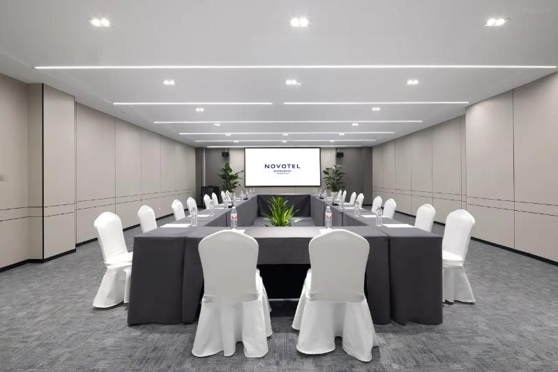 Novotel Jiaxing Port Area image