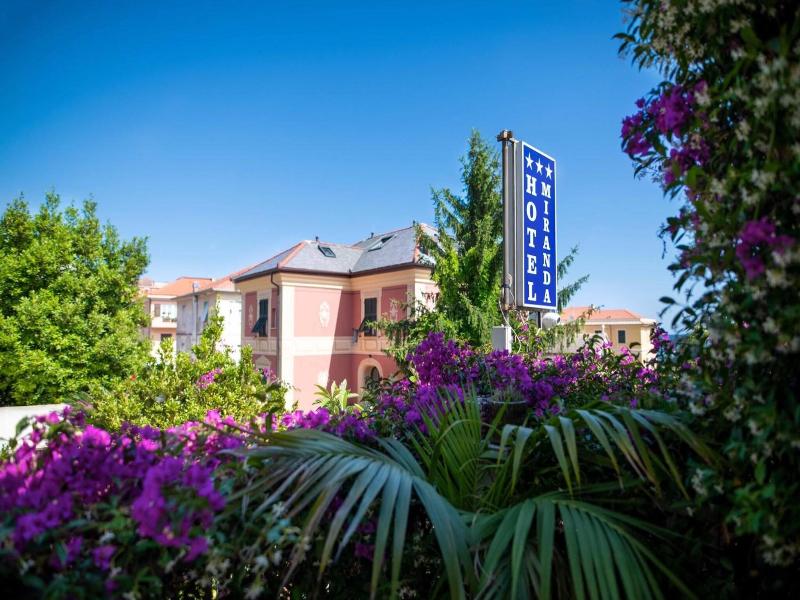 Hotel Miranda image