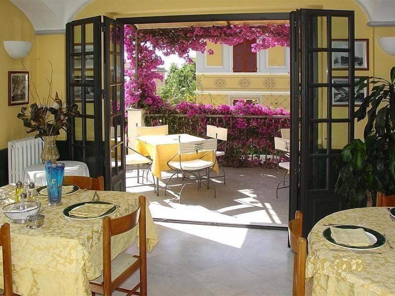 Hotel Miranda image