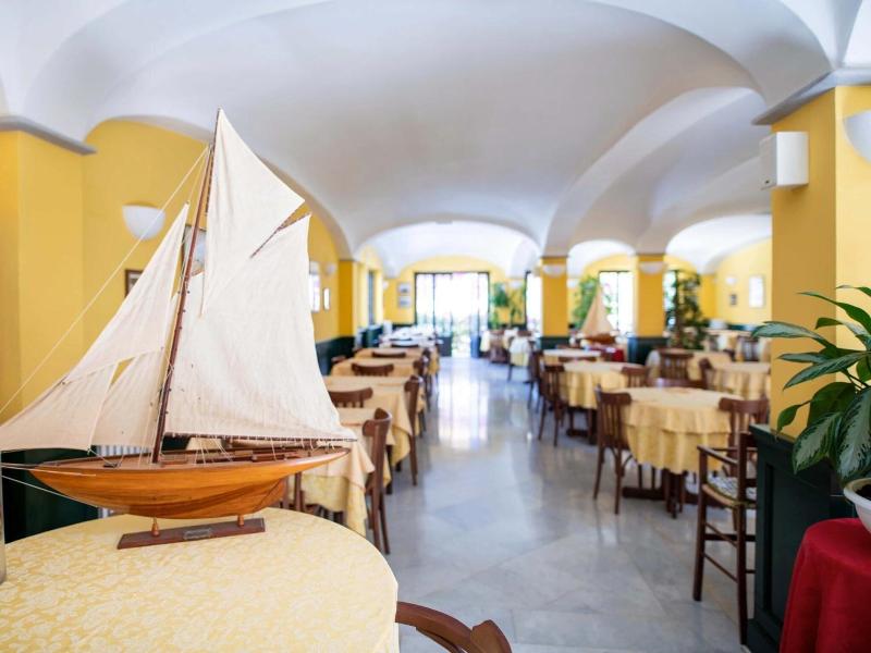 Hotel Miranda image