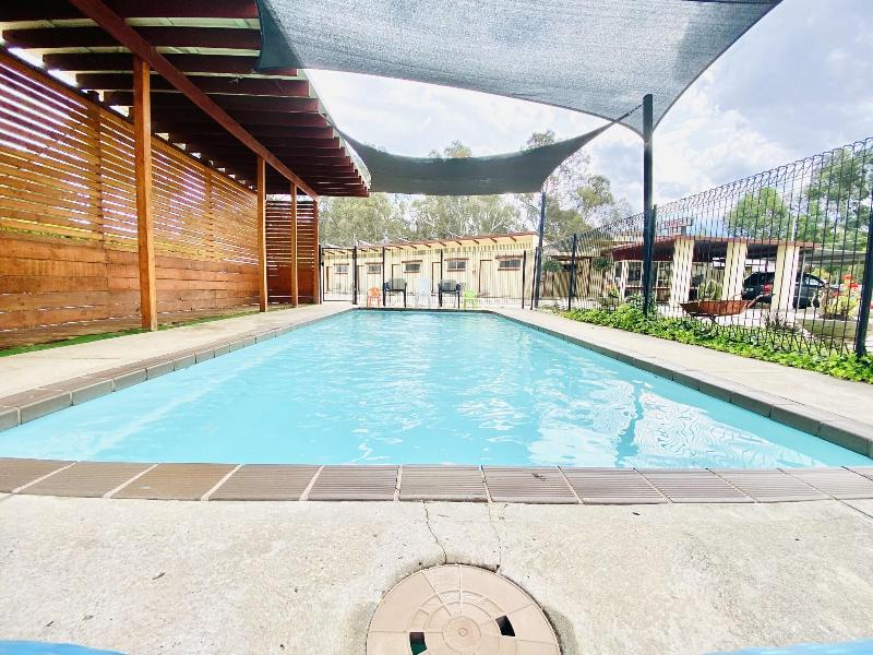 Auto Lodge Motor Inn image