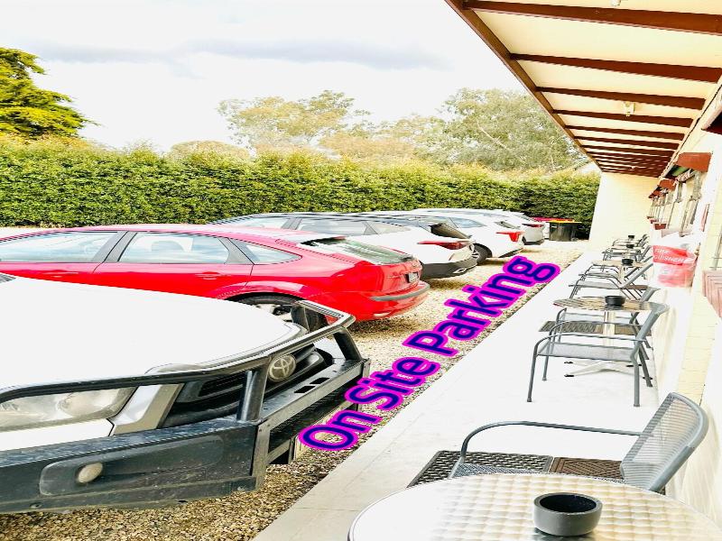 Auto Lodge Motor Inn image