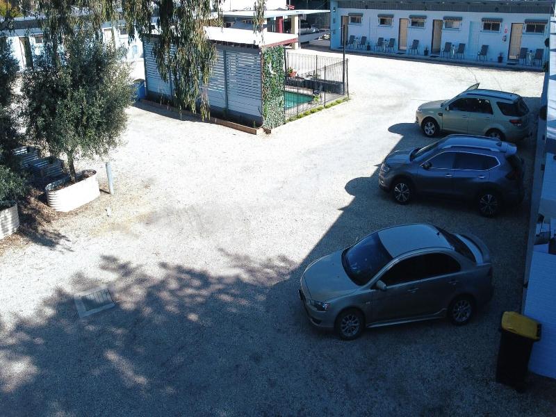 Auto Lodge Motor Inn image