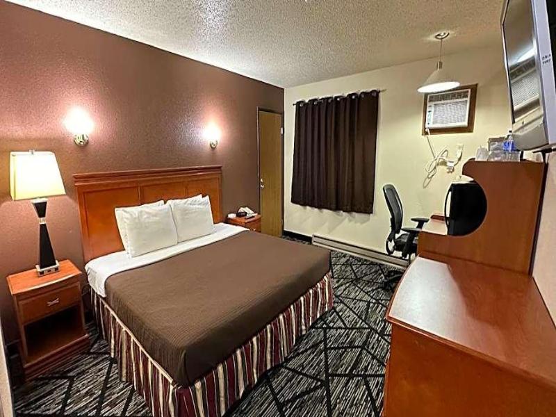 Woodland Inn Suites image 1
