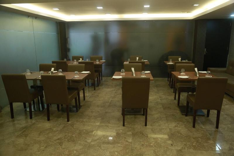 Hotel Comfotel image
