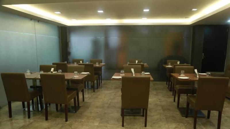 Hotel Comfotel image