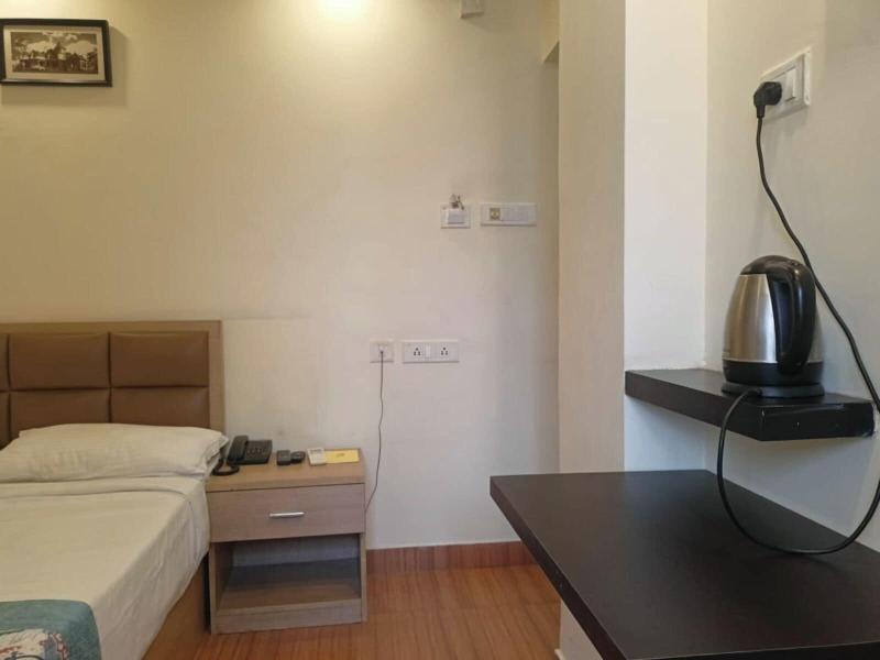 Hotel Comfotel image