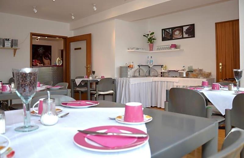 Hotel Zum Brunnen image