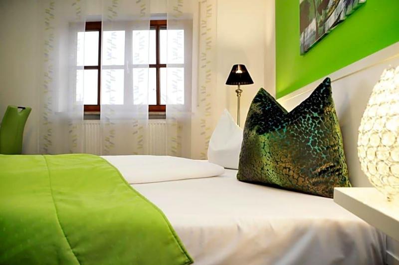 Hotel Zum Brunnen image