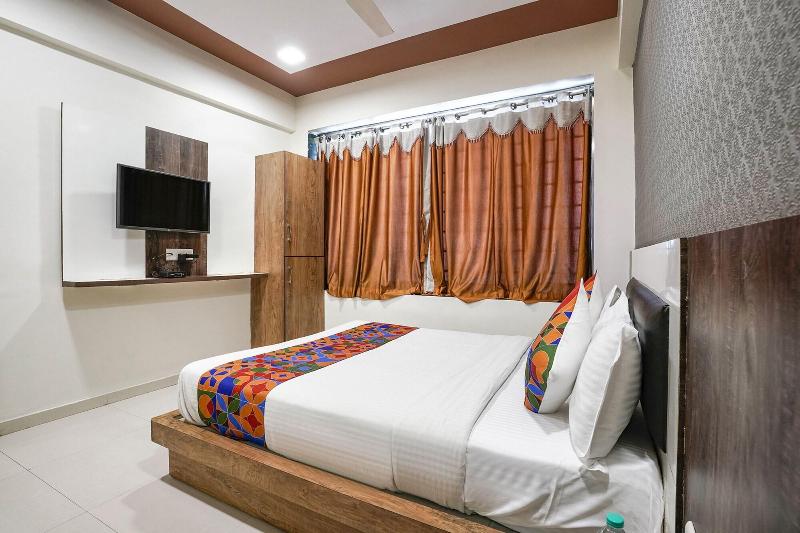 Fabhotel Galaxy I image