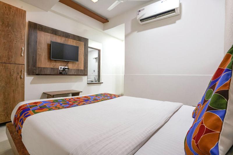Fabhotel Galaxy I image