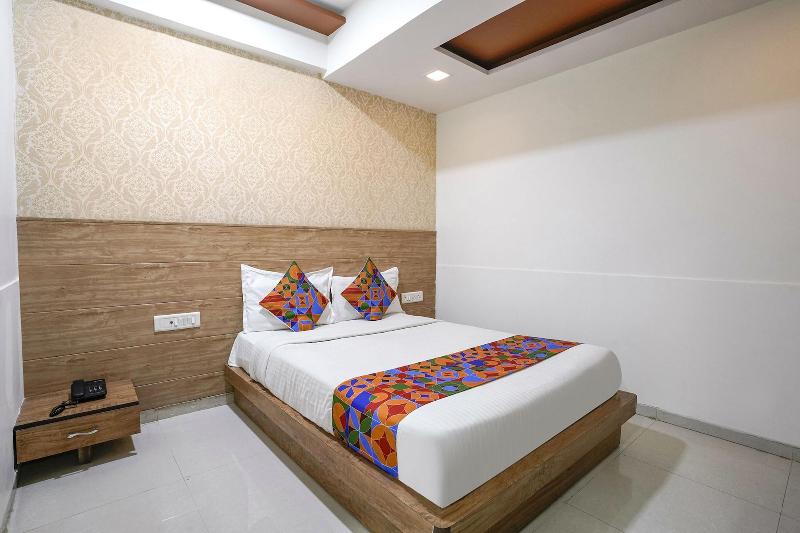 Fabhotel Galaxy I image