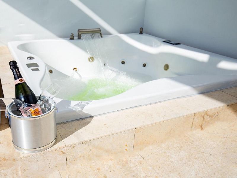 Sbv Luxury Ocean Hotel Suites image