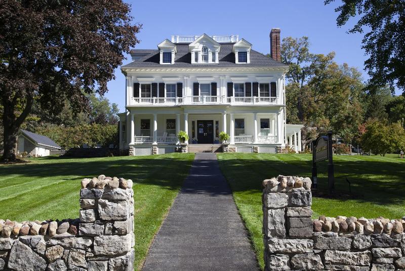 Inns Of Aurora Resort Spa image