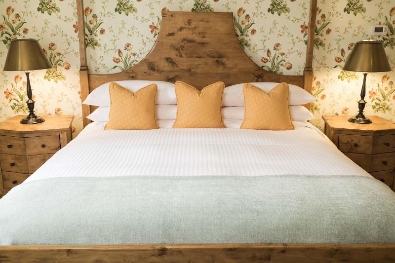 Inns Of Aurora Resort Spa image