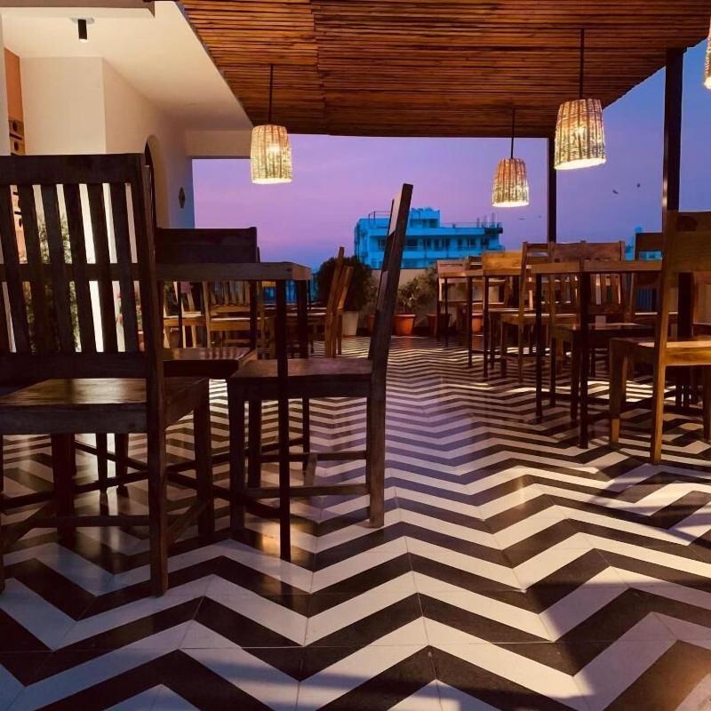 Casa Blanca Lakecity image