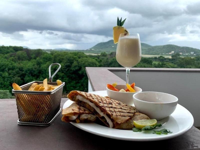 Casa Blanca Lakecity image