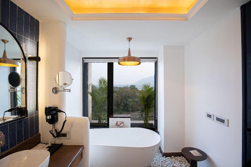 Casa Blanca Lakecity image