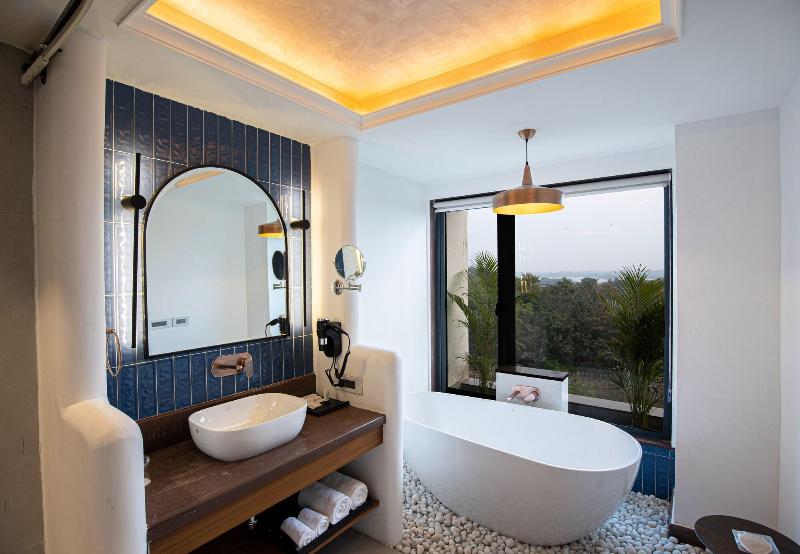 Casa Blanca Lakecity image