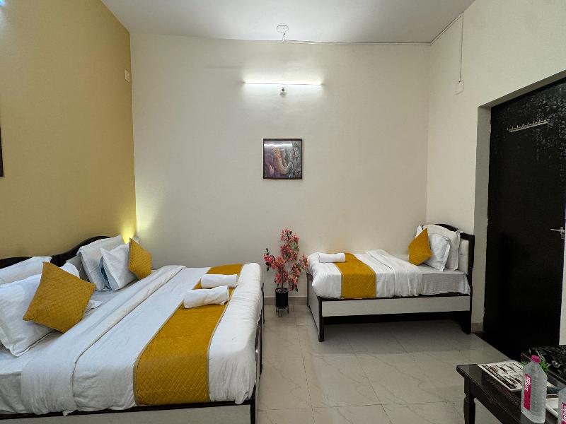 Hotel Lotus Inn near Udaipur City Railway Station image