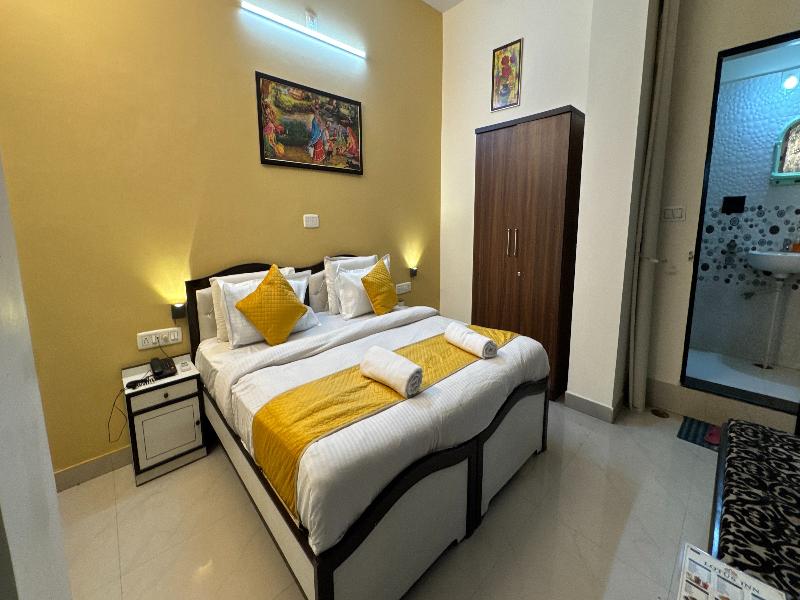 Hotel Lotus Inn near Udaipur City Railway Station image