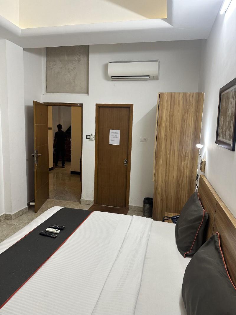 Gulnaar Inn image