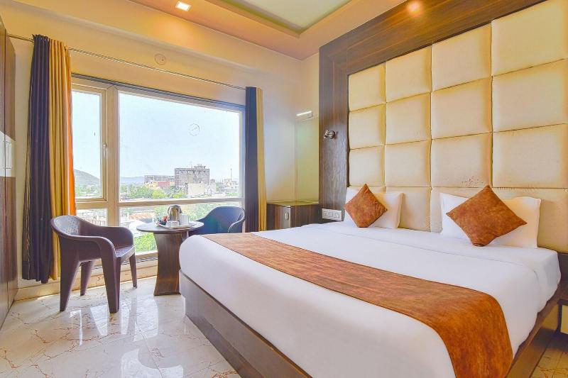 Fabhotel Prime The Royal Galaxy 3