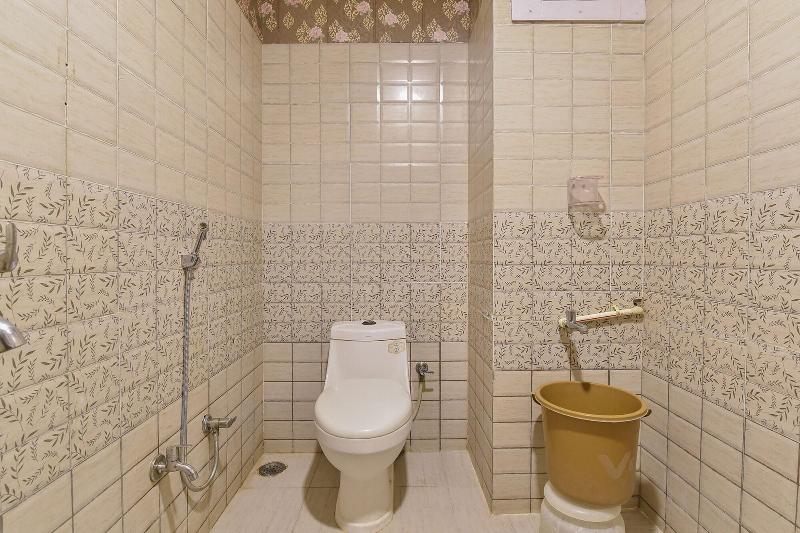 Fabhotel Prime The Royal Galaxy 4