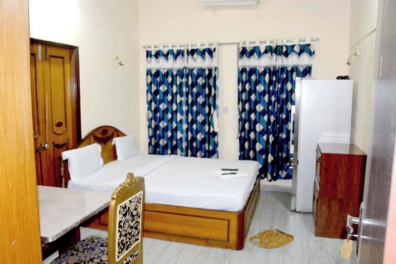 Raviz Inn image