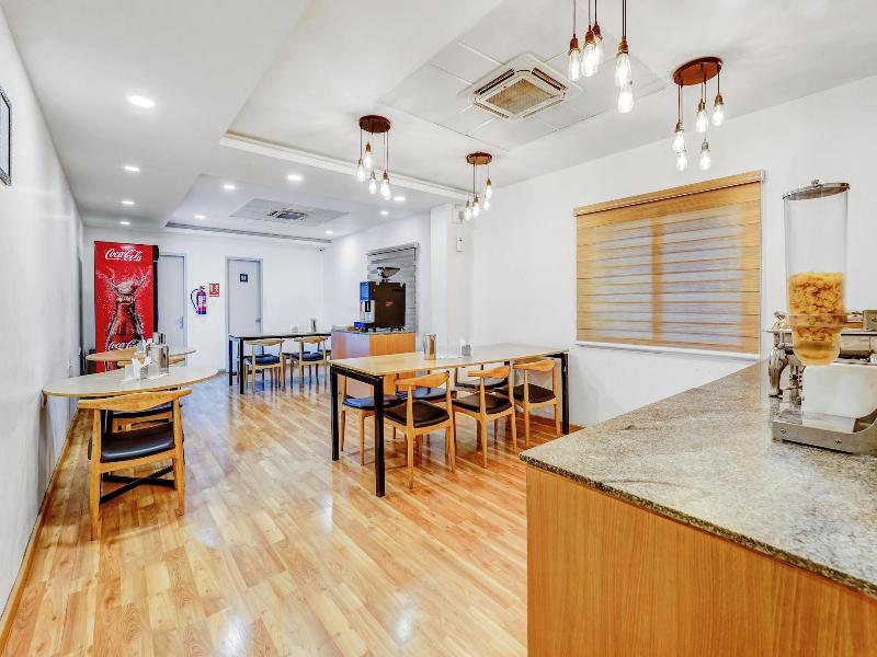 Upar Hotels Nungambakkam image