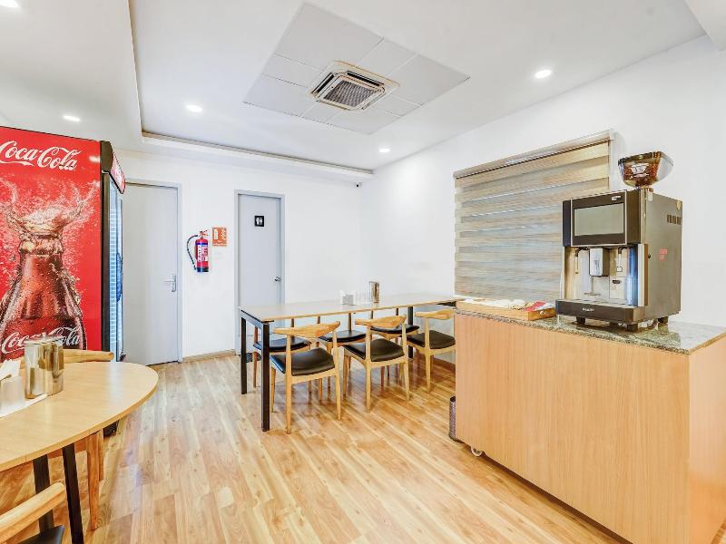 Upar Hotels Nungambakkam image