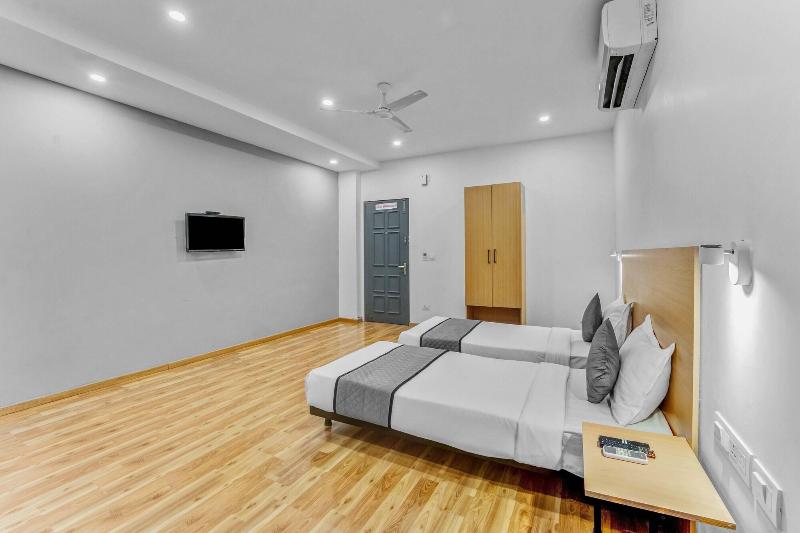 Upar Hotels Nungambakkam image