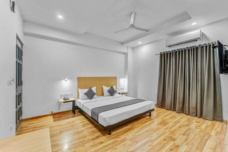 Upar Hotels Nungambakkam image