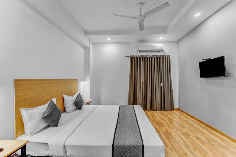 Upar Hotels Nungambakkam image