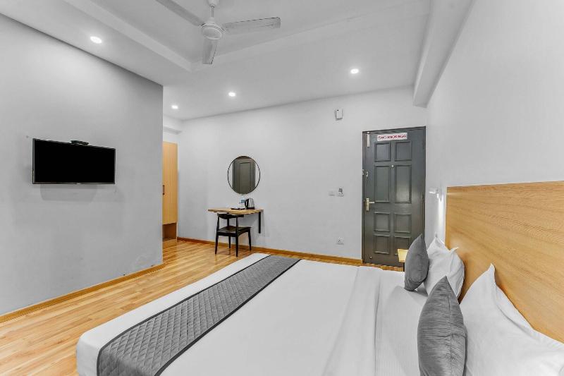 Upar Hotels Nungambakkam image