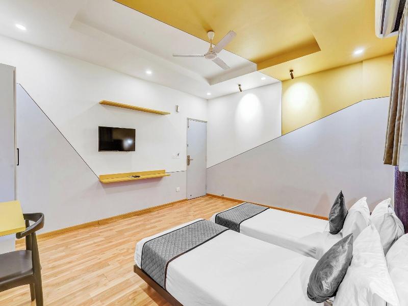 Upar Hotels Nungambakkam image