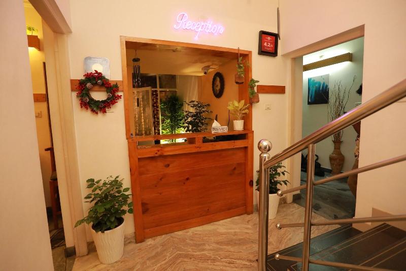 The Waves By The Beach Inn image