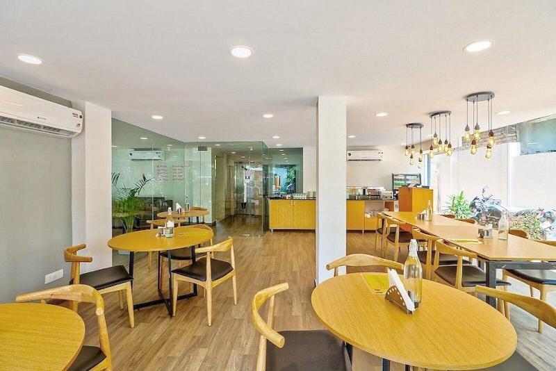 Hotel Consulate By Bookmerihotel image