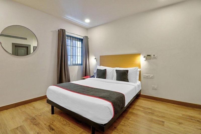 Hotel Consulate By Bookmerihotel image