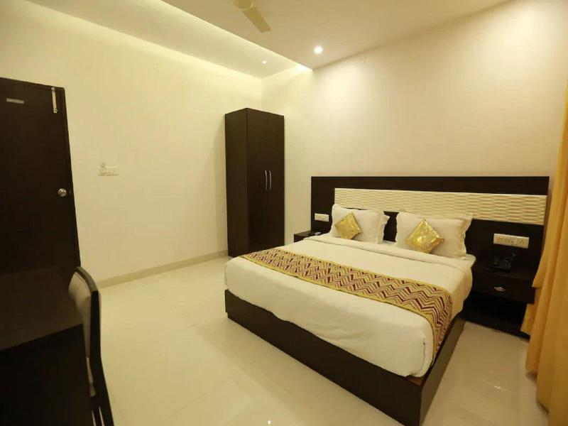 Hotel Anchal Villa By Yb Hotels image