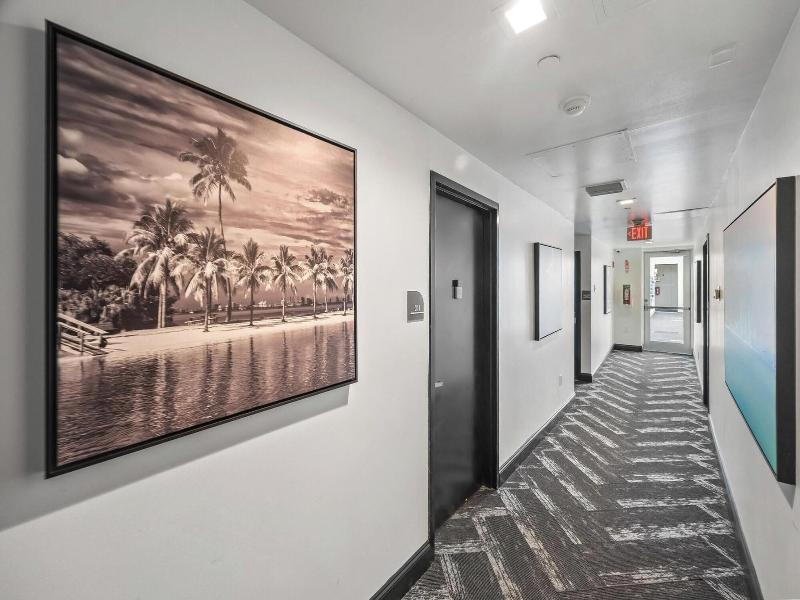 Luxuri Suites image