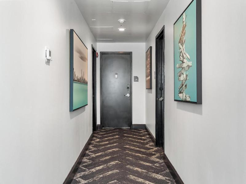 Luxuri Suites image