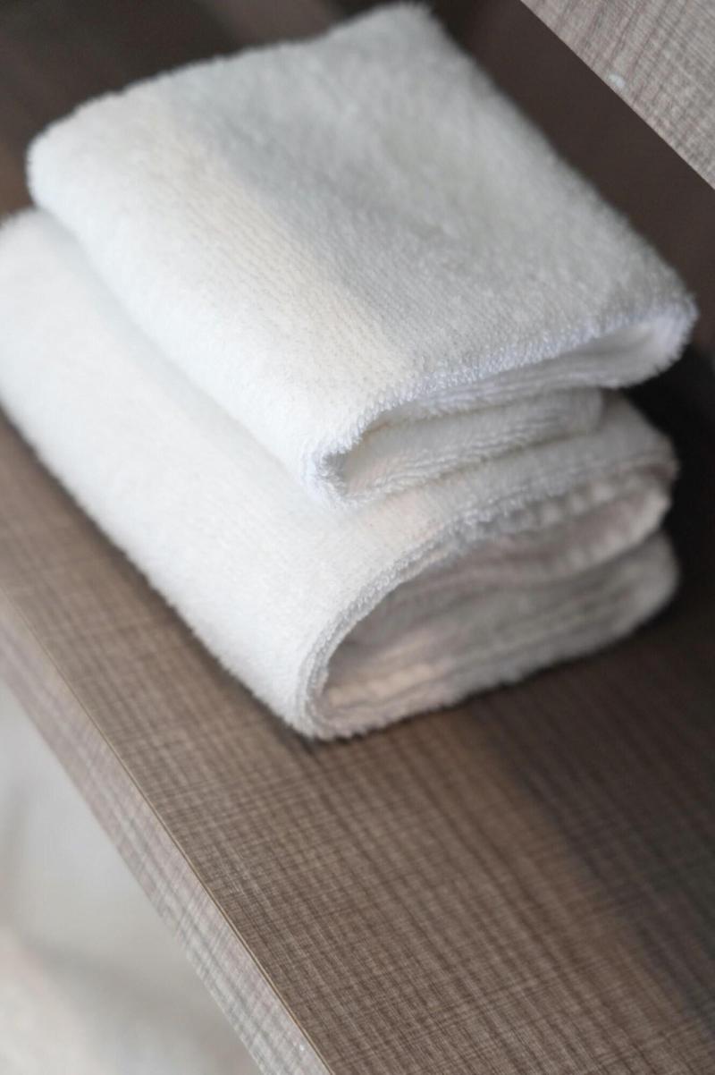 Luxuri Suites image