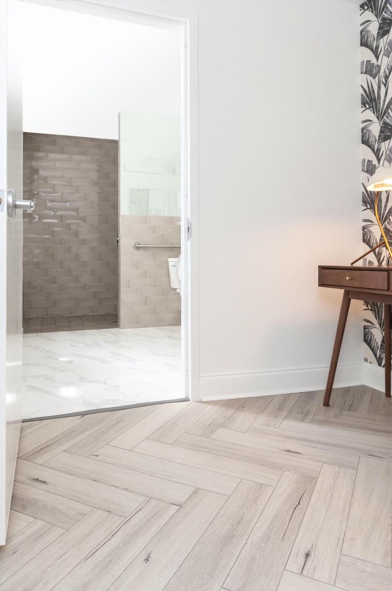 Luxuri Suites image