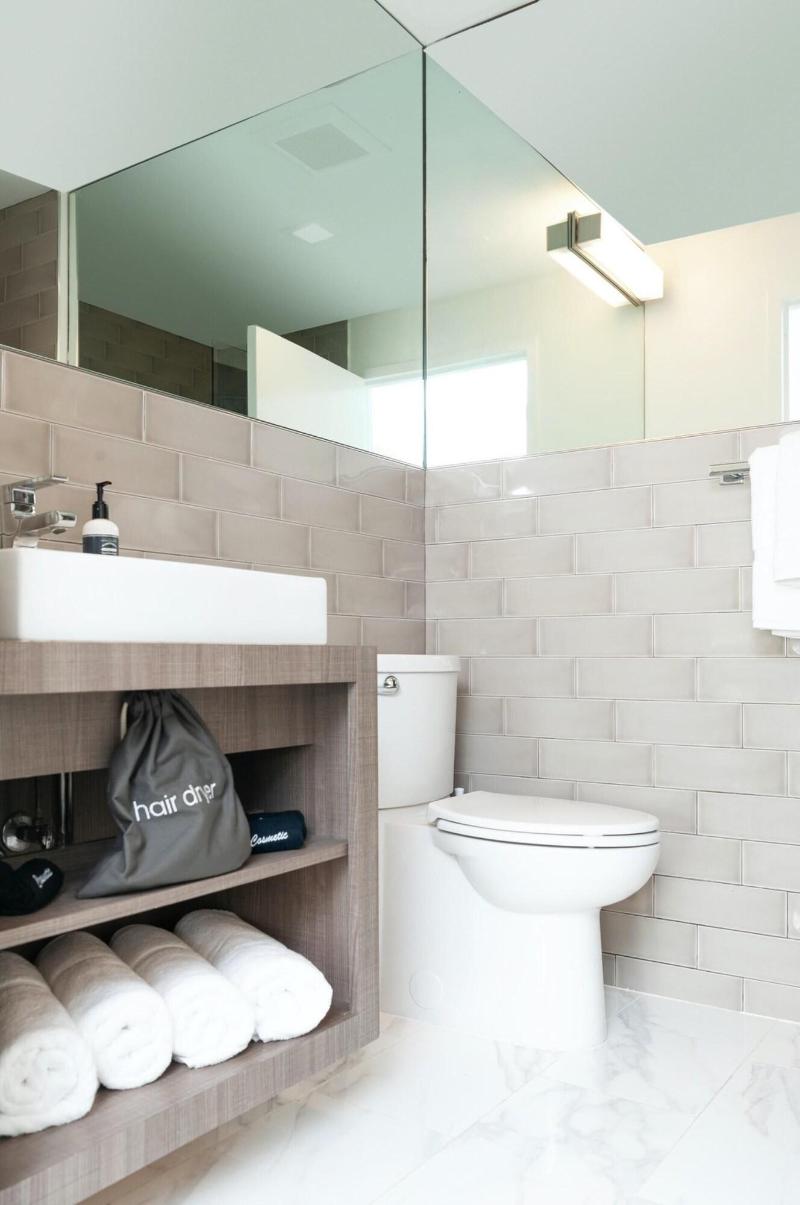 Luxuri Suites image