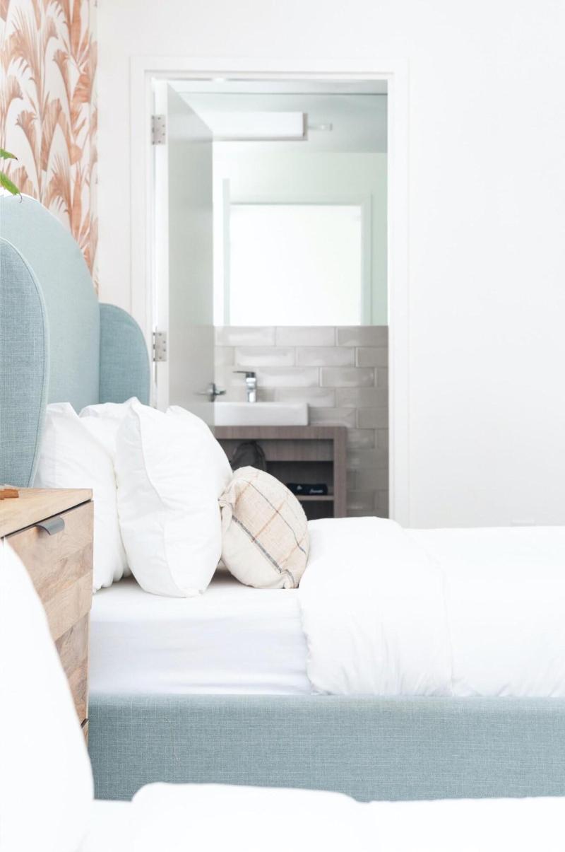 Luxuri Suites image