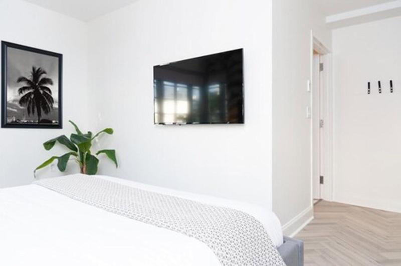Luxuri Suites image